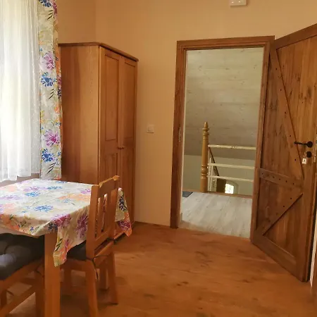 Czarna Jachta - Czesc Domu Na Wylacznosc Kruklanki